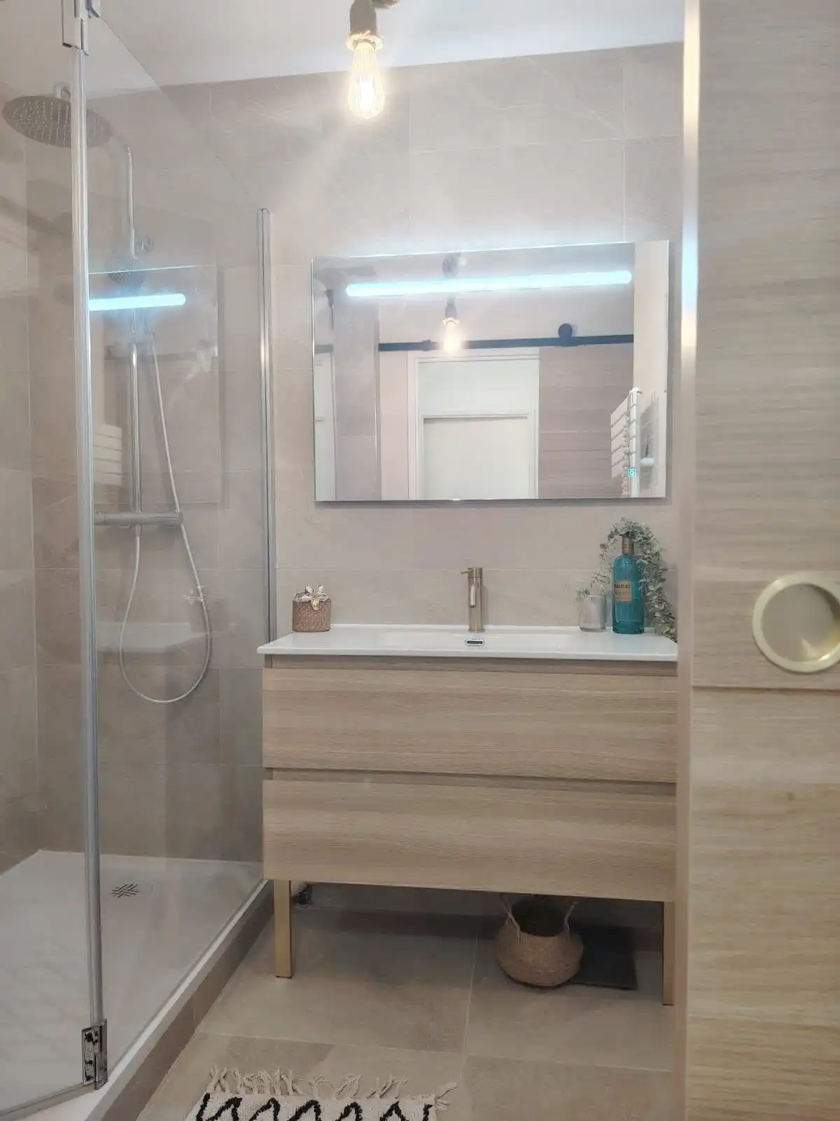 Rénovation salle de bain moderne avec douche italienne - GEC Aquitaine 33 Bassin d'Arcachon